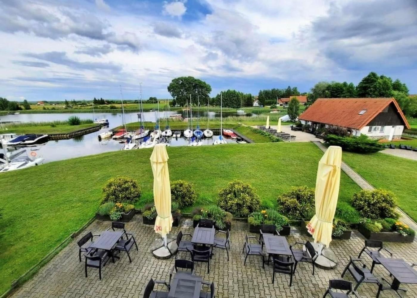 Hotel Marina Gorklo - Zurawi Kat Extérieur photo